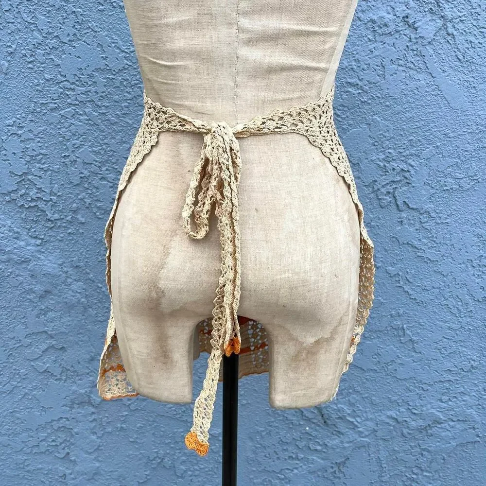 Vintage Crochet Apron in Beige and Orange Knit cottagecore - Picture 4 of 7